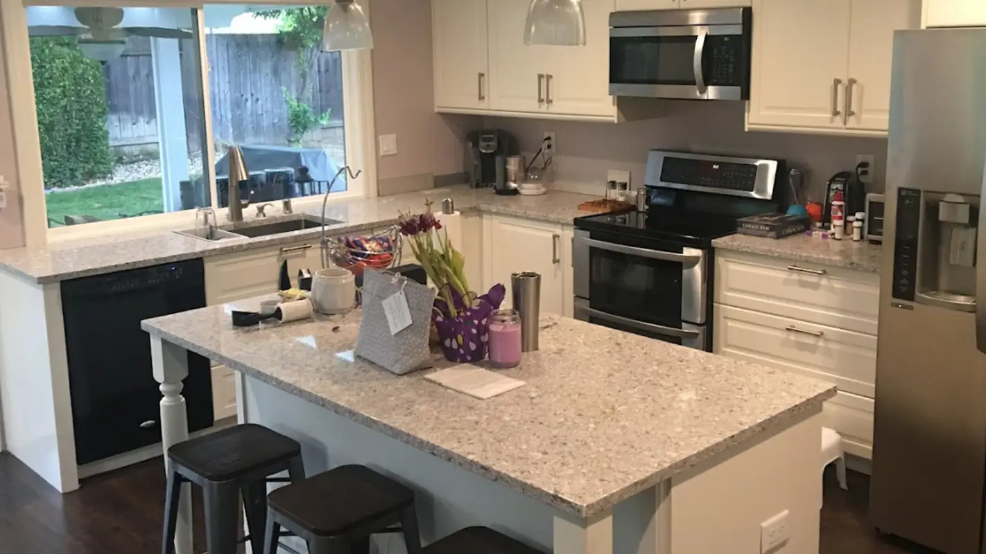 Professional Kitchen Countertop Installation for Efficient Spacing