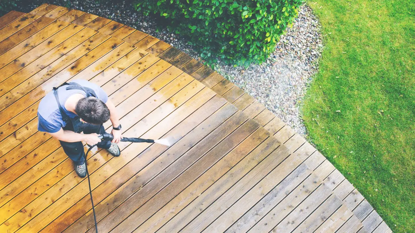 Commercial Deck Cleaning to Help with Moving Out
