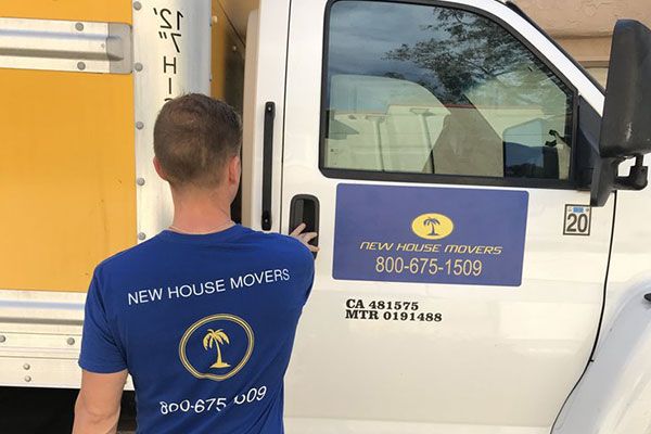 Local Moving Services Tustin CA