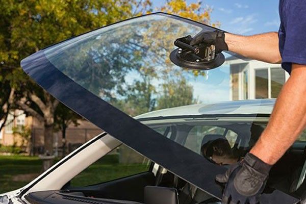 Best Auto Glass Repair Lake Forest CA