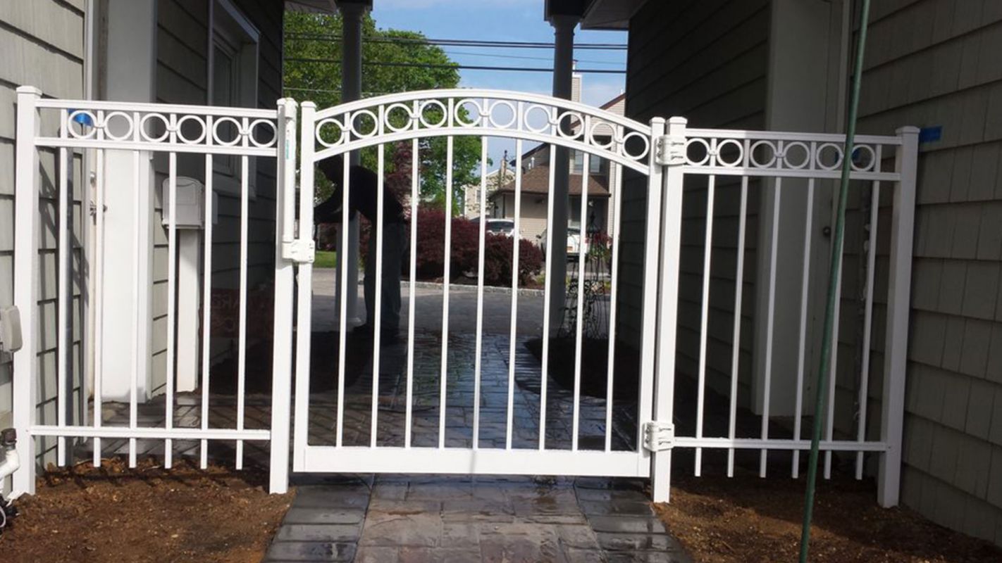 Aluminum Fence Services Massapequa NY