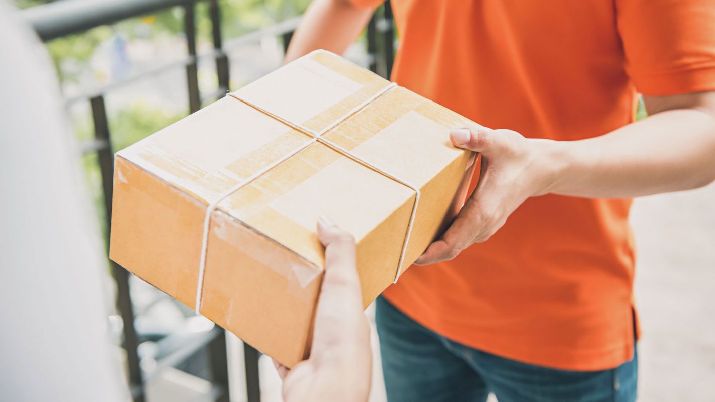 Parcel Delivery West Hollywood CA