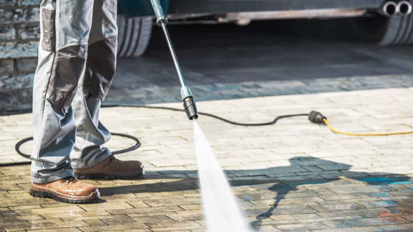 Driveway Pressure Washing Cost St. Cloud FL