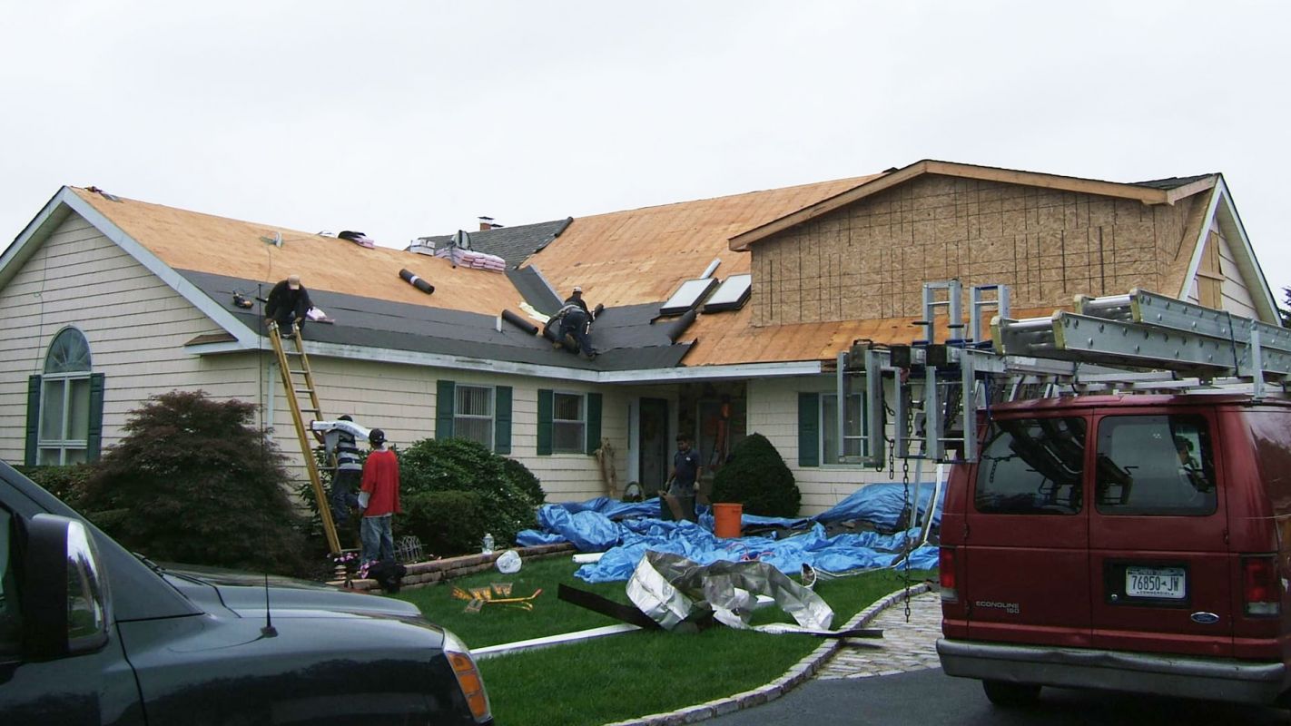 Shingle Roof Installation – Let us Do it Superbly! East Setauket NY