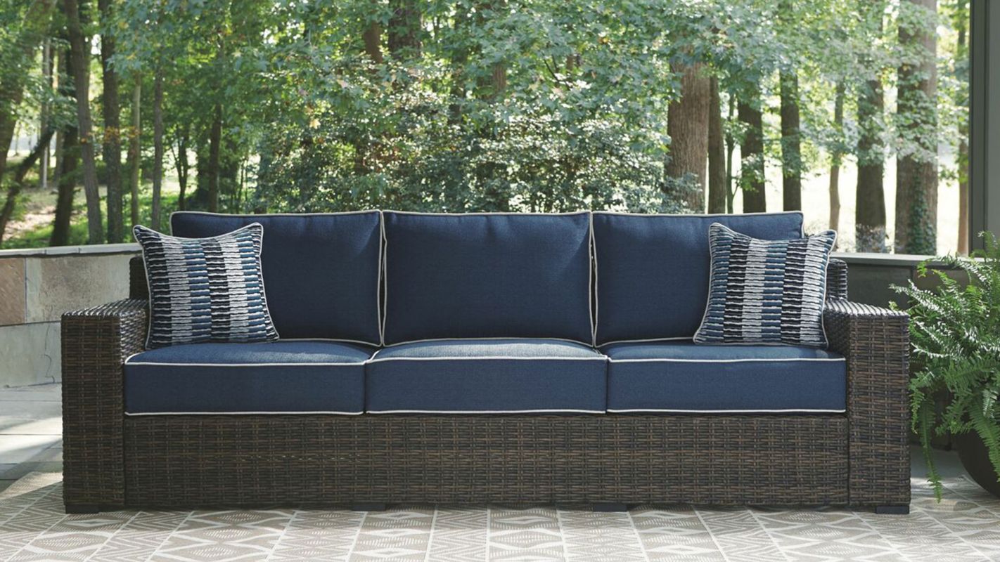 Modern Outdoor Sectional Oak Hill OH