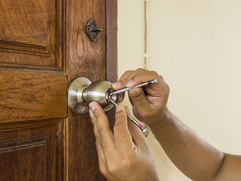 Why Choose Denver Colorado Locksmith 24 Hour for Emergency Services?